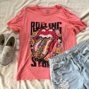• women’s rolling stones coral tee | m •